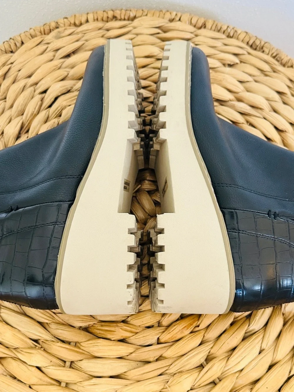Dolce Vita Women's Slip On Rancher Ankle Chelsea Boot Size 8